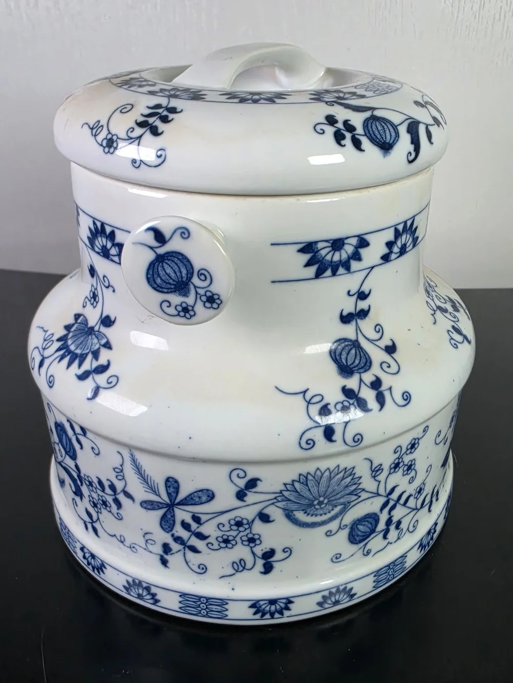 Vienna Woods Biscuit Jar